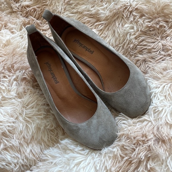 JEFFREY CAMPBELL Bitsie Grey Suede Retro Round Toe Wooden Block Heels | Size 6.5 - Picture 3 of 8